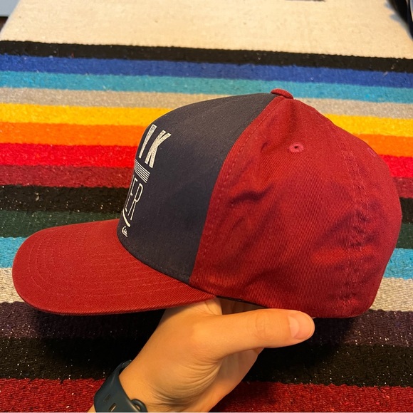 Quiksilver FlexFit hat hand washed - Picture 7 of 15